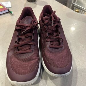 Lulu women's Burgundy Athletic Shoes